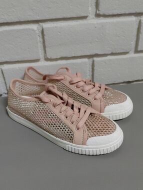 Tretorn Blush Pink Mesh Silver Shimmer Lace-Up Sneakers. Size 6